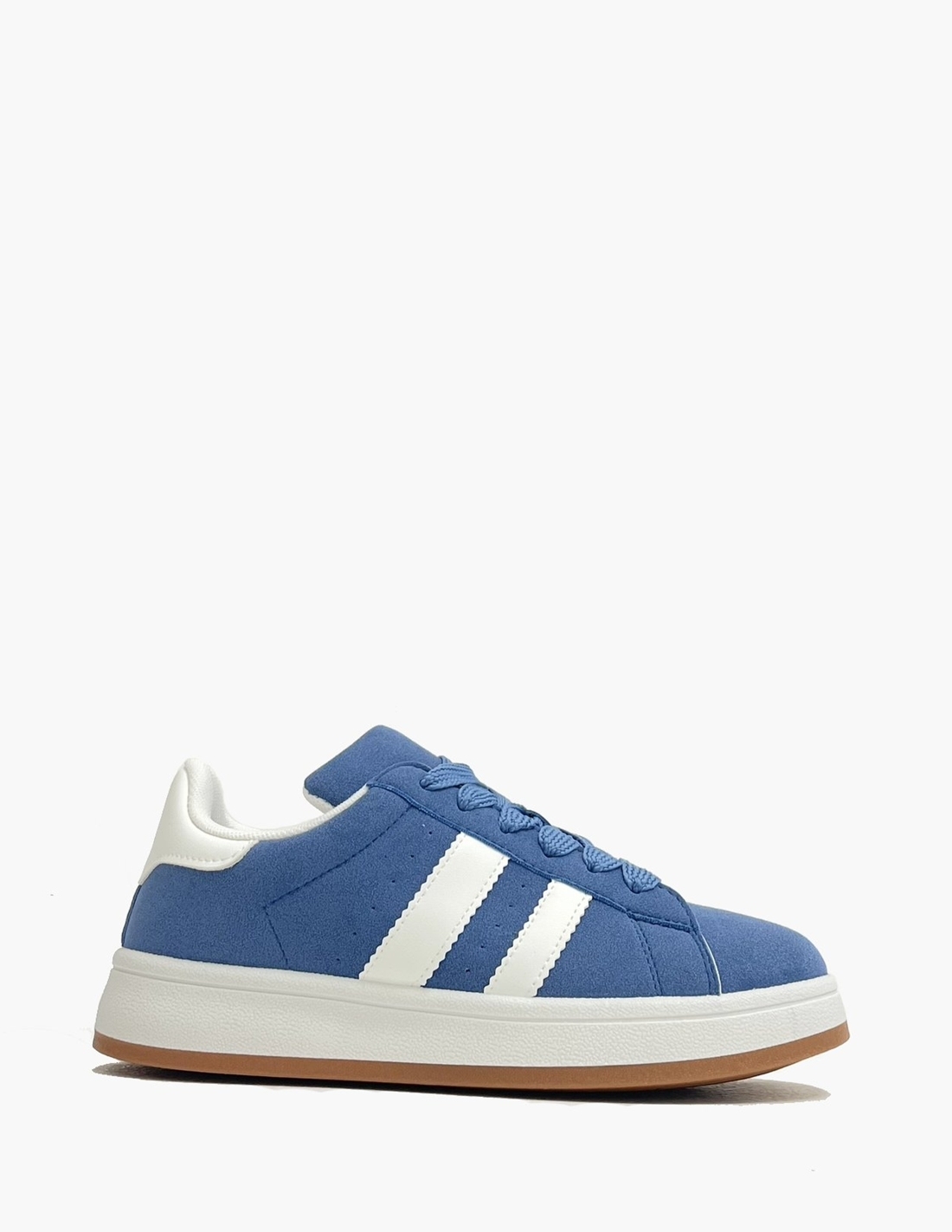 Zapatillas azules y blancas...