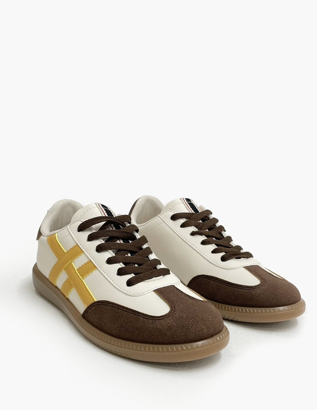 Deportivas retro marrones - Amarillo... Deportivas retro marrones - Amarillo...