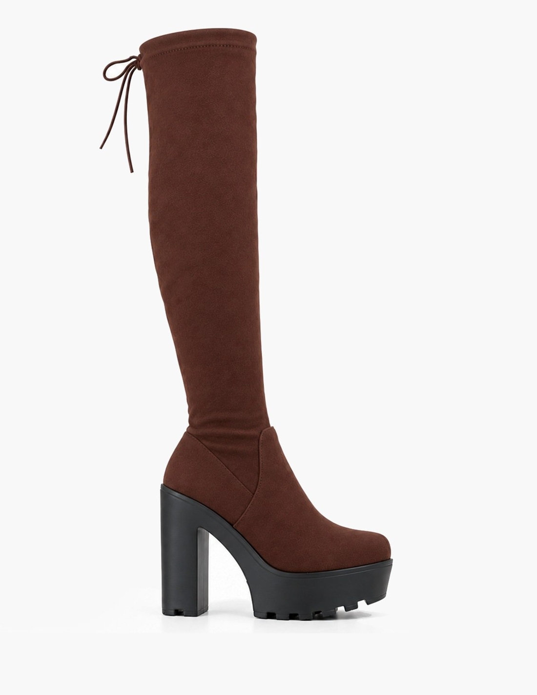Bota alta marron con tacon...